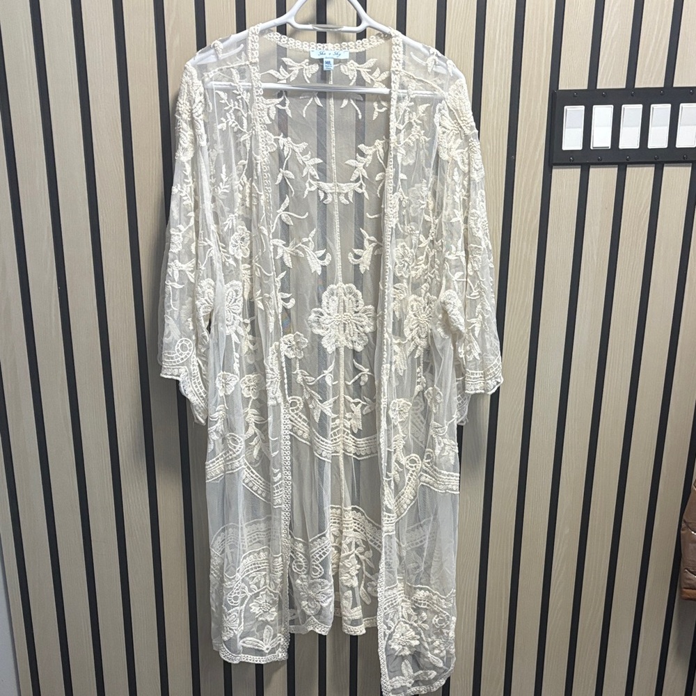 She + Sky Cream Floral Lace Wrap